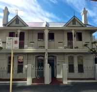 Hay Street Traveller's Inn - E Caravan Parks