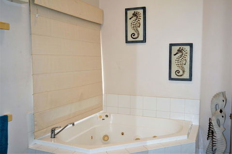 Osprey Holiday Village Unit 213 1 Bedroom - E Caravan Parks 6
