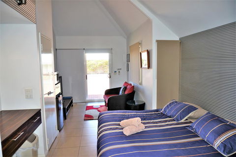 Osprey Holiday Village Unit 203 1 Bedroom - E Caravan Parks 5