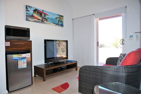 Osprey Holiday Village Unit 203 1 Bedroom - E Caravan Parks 7