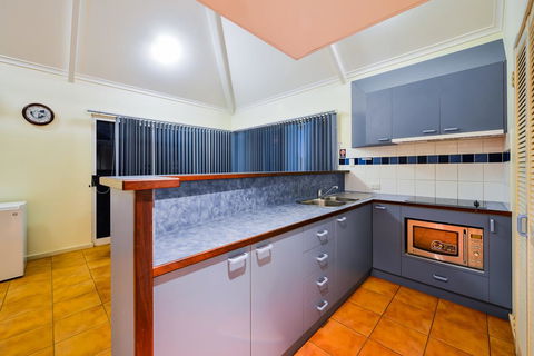 Osprey Holiday Village Unit 119 - E Caravan Parks 5