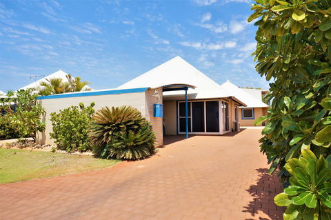 Osprey Holiday Village Unit 119 - E Caravan Parks 0