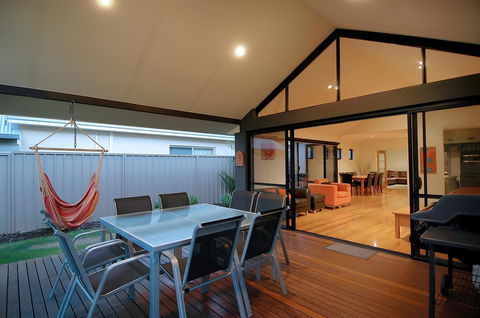 THE SANCTUARY LUXURY HOLIDAY HOME - E Caravan Parks 23
