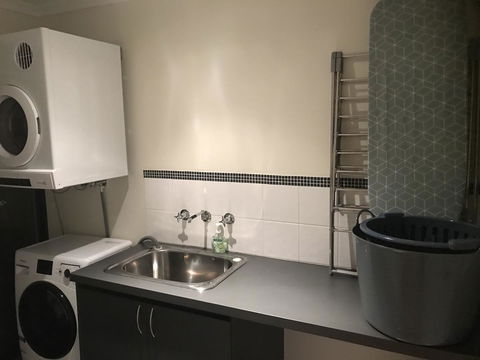 THE SANCTUARY LUXURY HOLIDAY HOME - E Caravan Parks 29