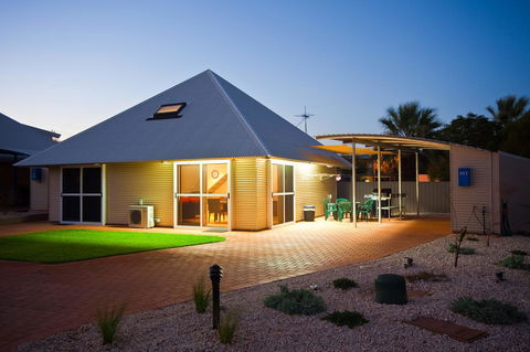 Osprey Holiday Village Unit 103 2 Bedroom - E Caravan Parks 1