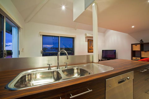 Osprey Holiday Village Unit 103 2 Bedroom - E Caravan Parks 6
