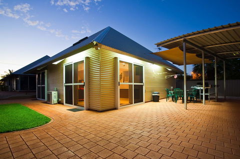 Osprey Holiday Village Unit 103 2 Bedroom - E Caravan Parks 12