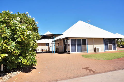 Osprey Holiday Village Unit 120 - Plenty Of Room For A Large Family - E Caravan Parks 1