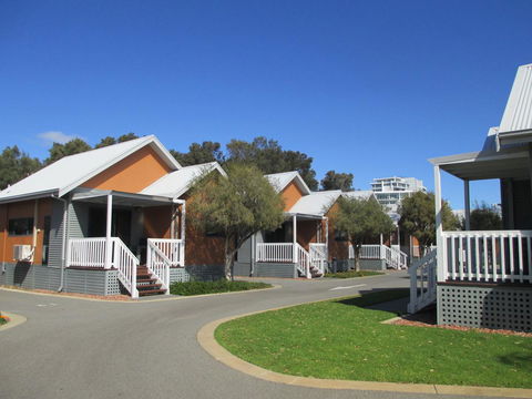 Mandurah Ocean Marina Chalets - E Caravan Parks 37