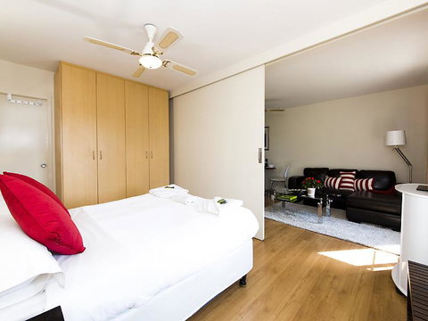 Style In Subiaco - E Caravan Parks 8