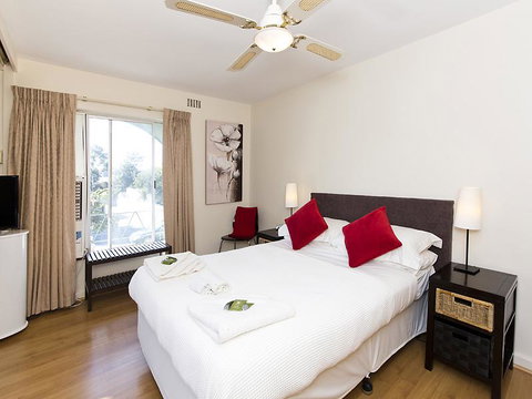 Style In Subiaco - E Caravan Parks 10