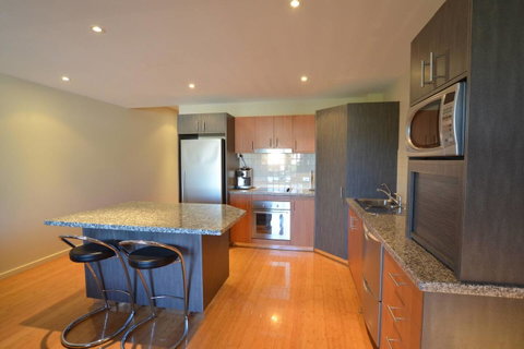 The Arcadia Apartment - E Caravan Parks 7