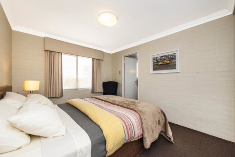 Subiaco Village 18 - E Caravan Parks 11
