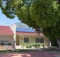 Susan Yong's Studio - E Caravan Parks