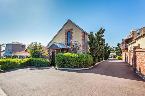 100 On South Callan Apartments - E Caravan Parks 21