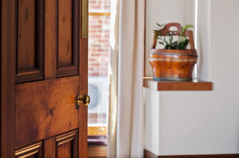 100 On South Callan Apartments - E Caravan Parks 6