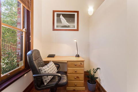 100 On South Callan Apartments - E Caravan Parks 11