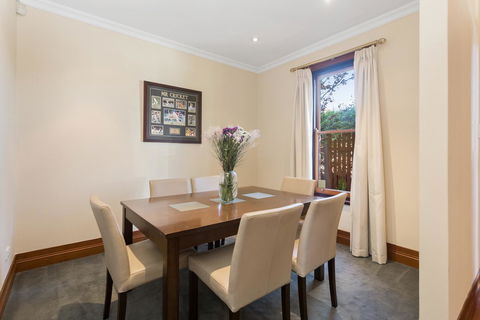 100 On South Callan Apartments - E Caravan Parks 10