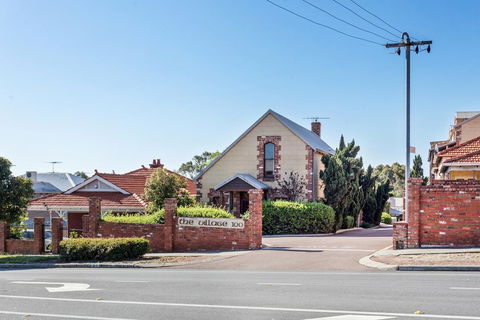 100 On South Callan Apartments - E Caravan Parks 0