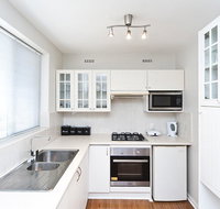 Lucy's House - E Caravan Parks