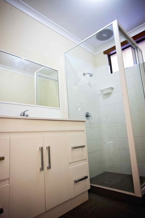 Hopetoun Motel & Chalet Village - E Caravan Parks 43