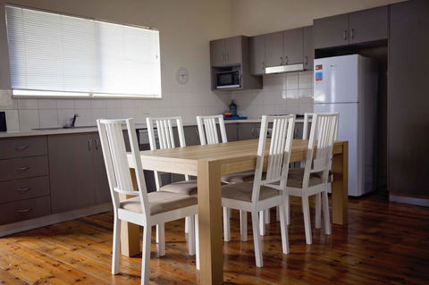 Hopetoun Motel & Chalet Village - E Caravan Parks 7