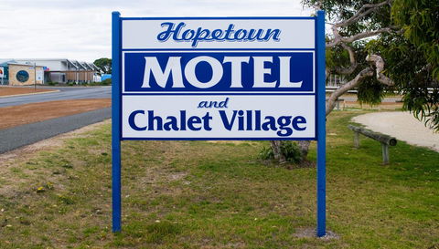 Hopetoun Motel & Chalet Village - E Caravan Parks 5