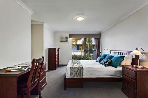 Arlington Apartments - E Caravan Parks 2