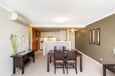 Subiaco Emporium Apartment - E Caravan Parks 17