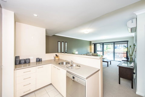 Subiaco Emporium Apartment - E Caravan Parks 14