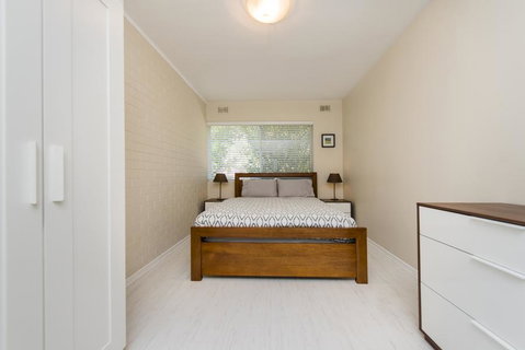 Townshend Rd - E Caravan Parks 32