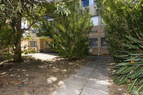 Townshend Rd - E Caravan Parks 26