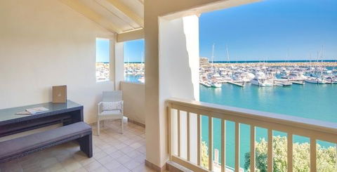 The Marina Hotel - Mindarie - E Caravan Parks 9