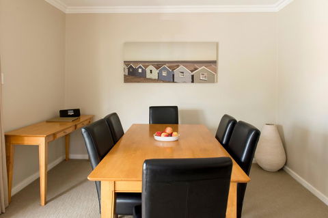 The Marina Hotel - Mindarie - E Caravan Parks 25