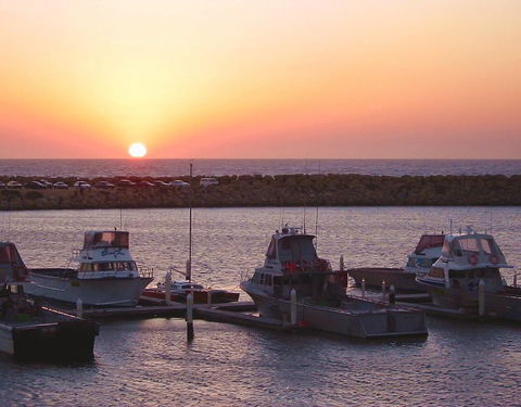 The Marina Hotel - Mindarie - E Caravan Parks 16