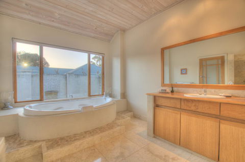 Moana Spa Villas - Prime Yallingup Location - E Caravan Parks 17