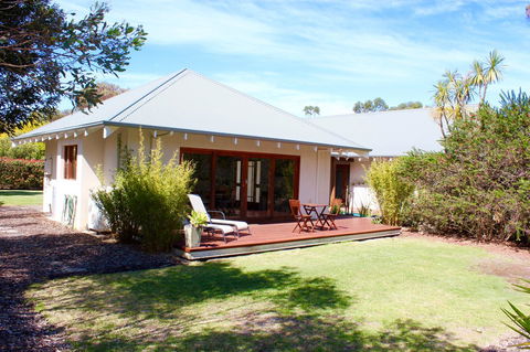 Moana Spa Villas - Prime Yallingup Location - E Caravan Parks 0