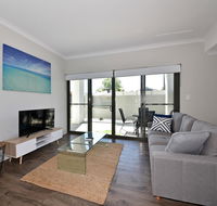 Modern Apartment Redcliffe near Perth Airport 0126 - E Caravan Parks