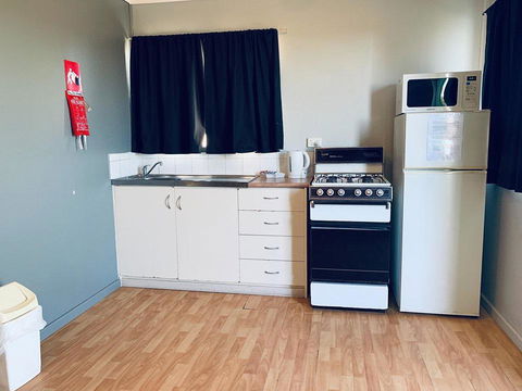 Shark Bay Cottages - E Caravan Parks 15