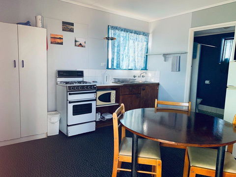 Shark Bay Cottages - E Caravan Parks 29