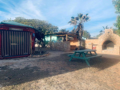 Shark Bay Cottages - E Caravan Parks 37