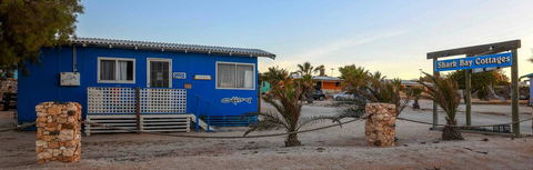 Shark Bay Cottages - E Caravan Parks 0