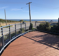 Halls Head Beach House - E Caravan Parks