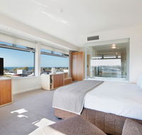 Quality Hotel Gateway Inn Devonport - E Caravan Parks