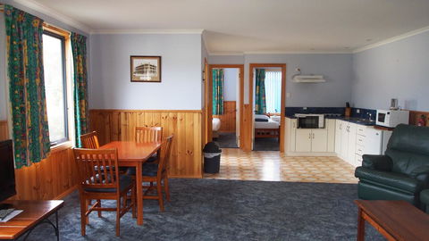 Strahan Retreat Holiday Park - E Caravan Parks 15