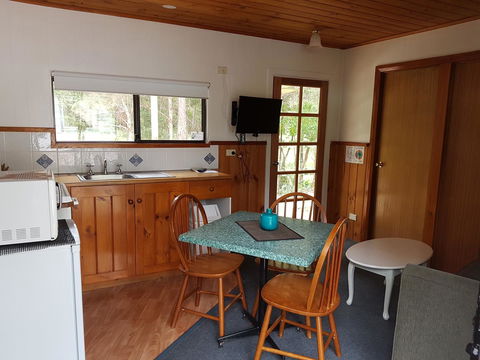 Strahan Retreat Holiday Park - E Caravan Parks 14