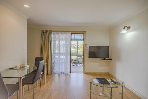 Queechy Motel - E Caravan Parks 21