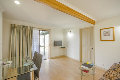 Queechy Motel - E Caravan Parks 26