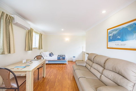 Queechy Motel - E Caravan Parks 40