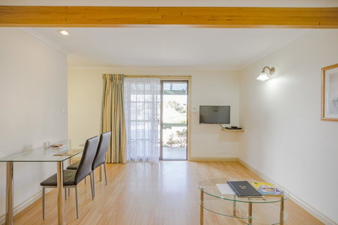 Queechy Motel - E Caravan Parks 17